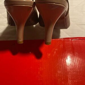 Women Karen Scott rose color sling shoe